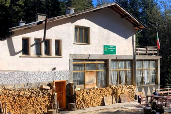 Mocharata hut RESERVATION FEE